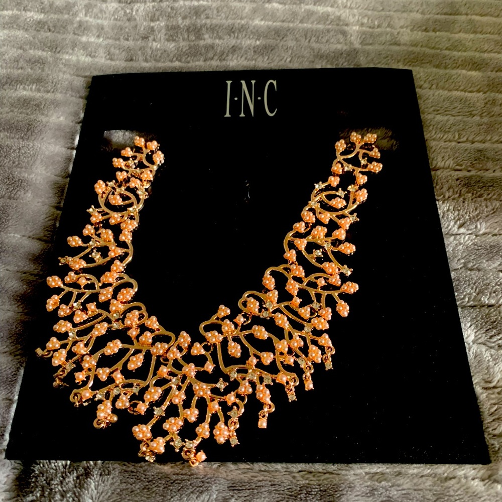 Elegant necklace with extenders